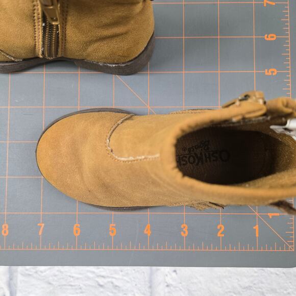 OshKosh B'Gosh Tan Faux Suede Booties Shoes Fringe size 6 Baby Girl's Lug Sole - Picture 15 of 15